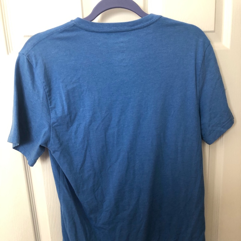 Express v neck - Picture 3 of 3